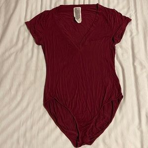 Free People V-Neck Maroon Burgundy One-Piece ❤️